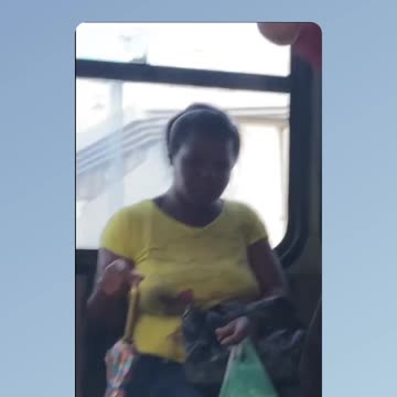 Maloka makes fun of bus driver