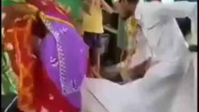 Hahahaha seen this video very funny moments married couple