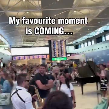 I met a SAXOPHONIST at the AIRPORT piano saxophone