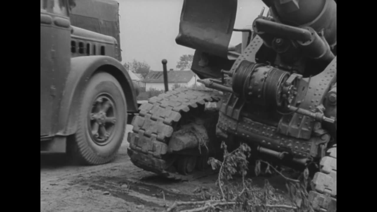 soviet_t26_tanks_and_203mm_howitzer_m1931