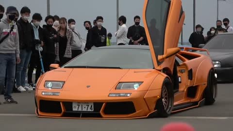 There is a reason not to buy it. This car can't be driven in our village# SUPERRUN # Lamborghini