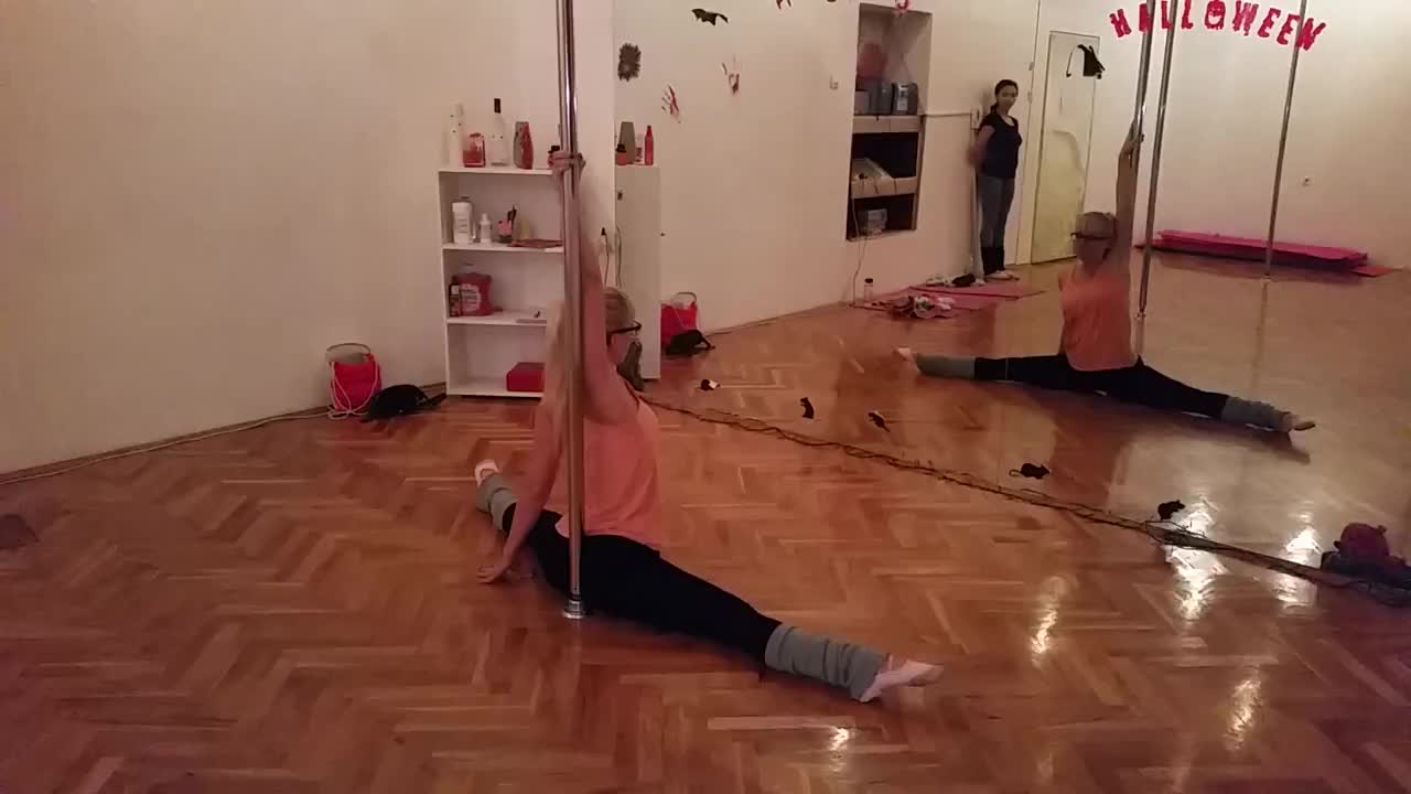 POLE DANCE