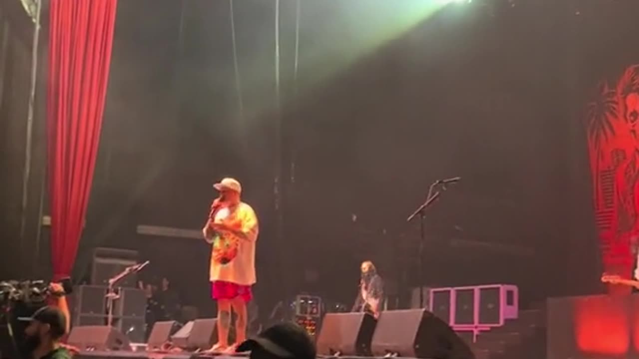 Crowed Chants Fuck Trudeau!