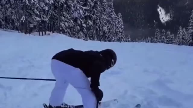 How girls ski