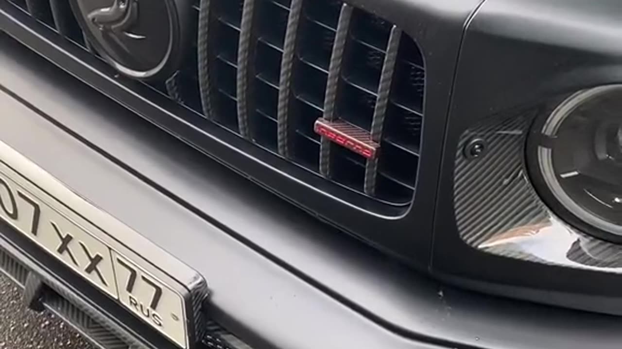 G Wagon with fully exposed carbon fibre #cars #car #black #tinted #gwagon #gclass #g63amg #carbon
