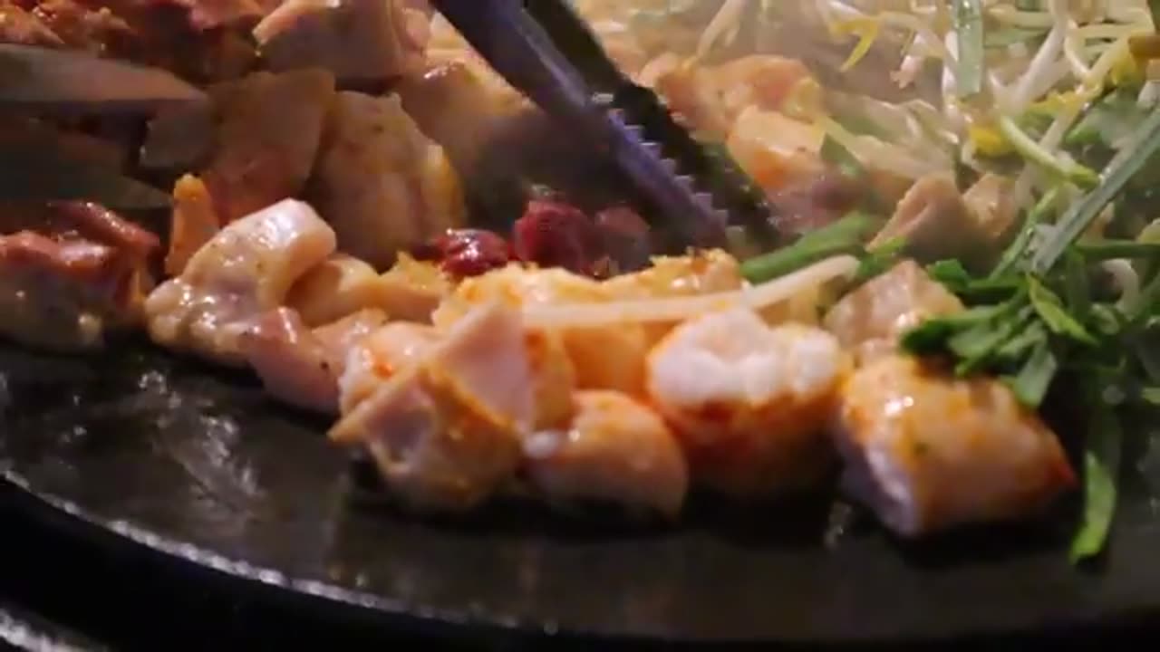 Sizzling Gangnam Gopchang Tripe - The Best Korean Street Food