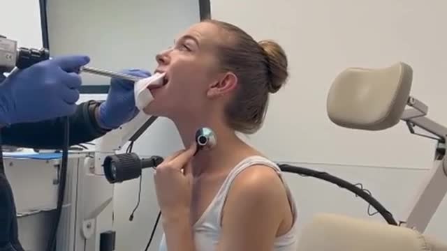 Well, this is what it looks like. 👄🔬 #vocalcords #singing video by