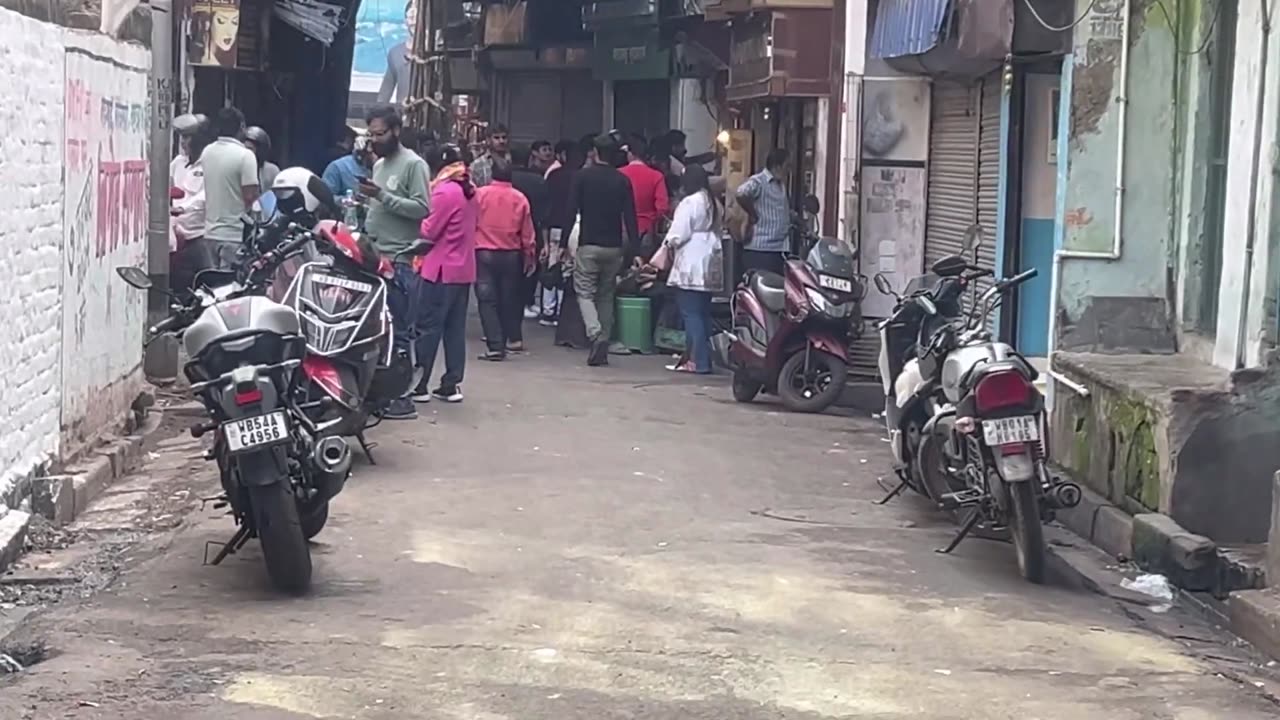 Kolkata Ke Sabse Famous Club Kachori - Angry Uncle Selling Club Kachori - Chhagani Kachori #vlog