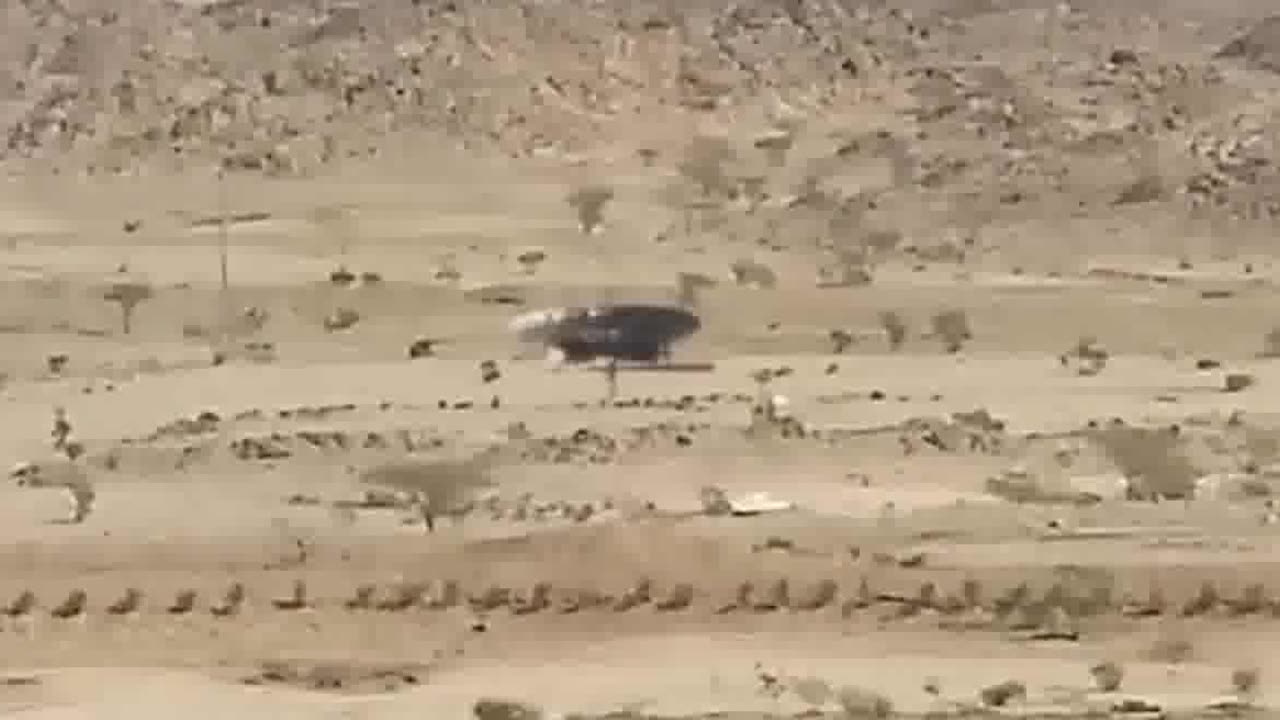 Caught on Camera Space Ship Lands in Saudi Arabia and Takes off