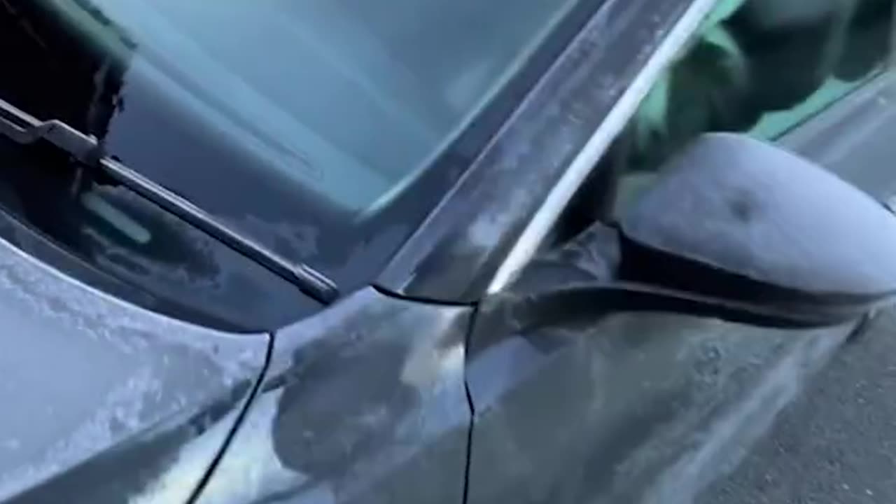 Life hack for defrosting car windows