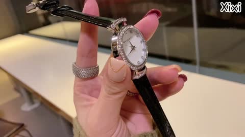 Is the watch worth three hundred dollars? Everybody help me to have a look!