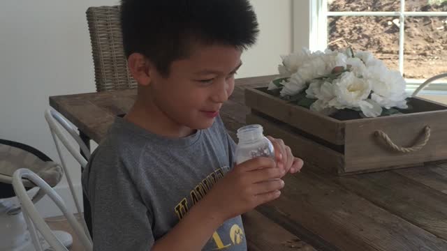 Older siblings taste mom's breast milk