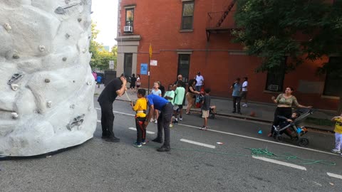 East Harlem Nyc Kids Learn how to Rock Climb For the First time in the Middle of the City!