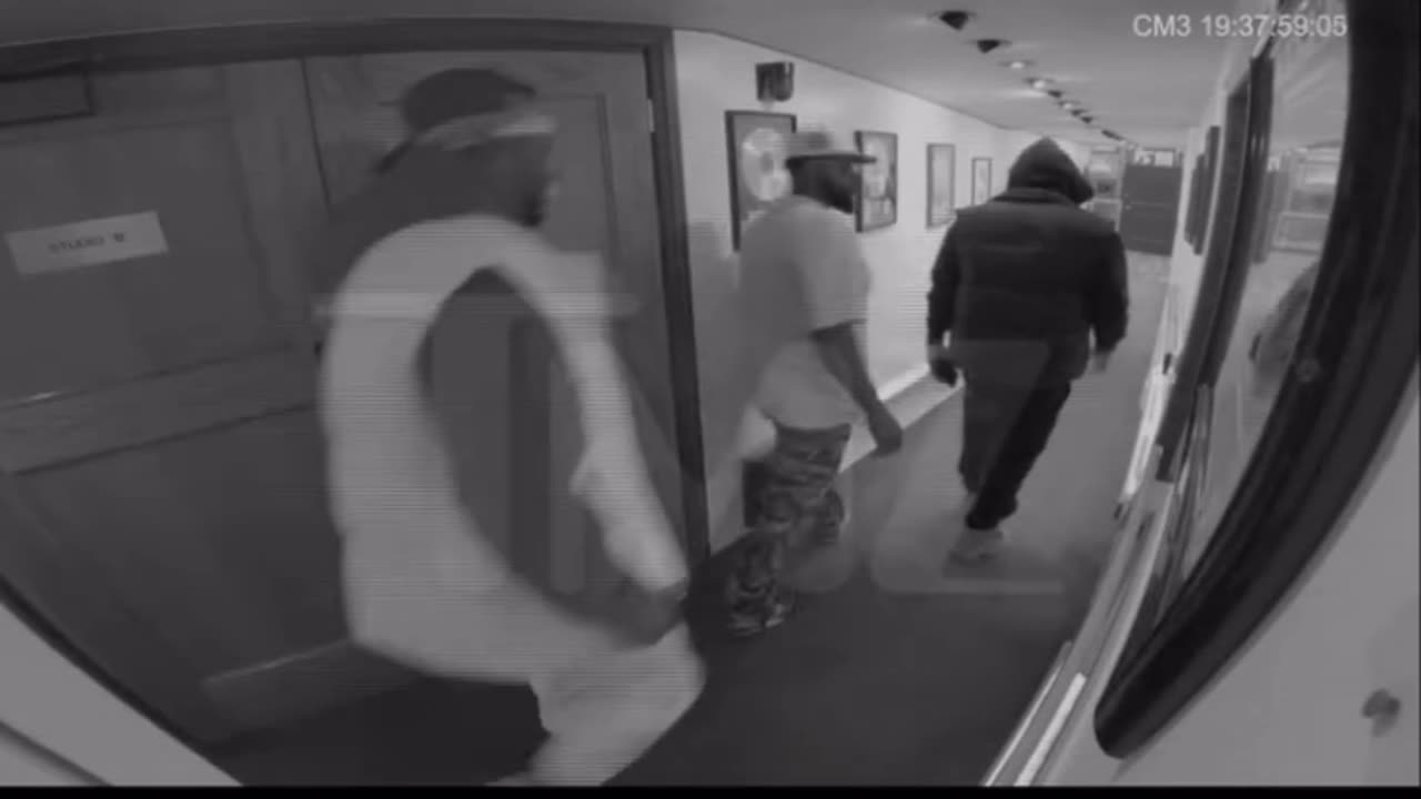 Druski gets his chain snatched by Birdman and his goons