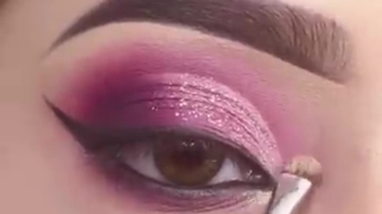 #shorts_PINK_CUT_CREASE_EYE_MAKEUP____Glitter_eye_makeup_for_party_#makeup