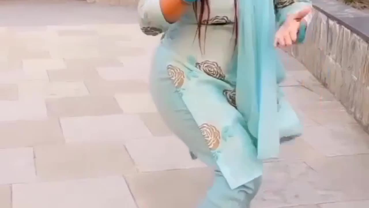 Hot Aunty Dance