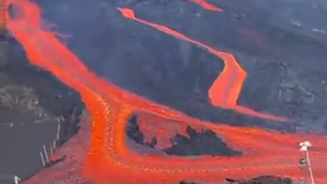 Lava flow spills down the flanks of Cumbre Vieja in the Canary Islands