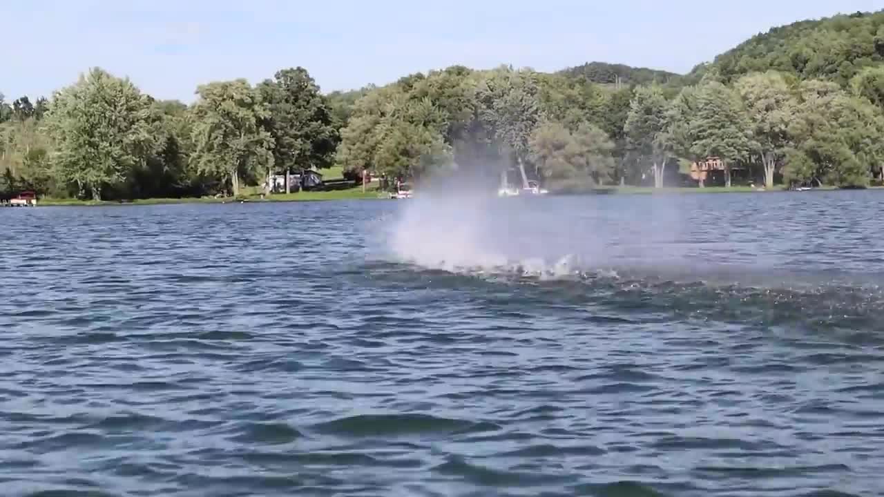 rc cars drives on water for world recode