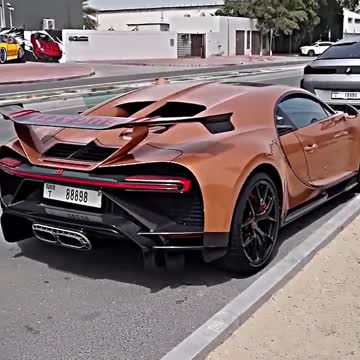 Andrew Tate Flooring his 5.2M Buggatti through Dubai