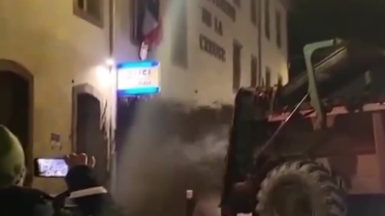 Literally Shitting Into A Police Station | 🇫🇷