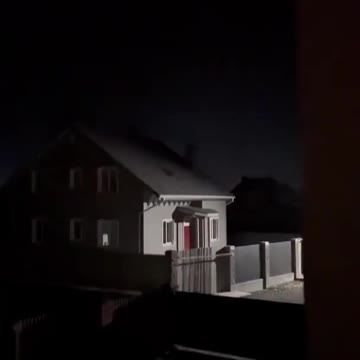 Strong explosions and flashes of gunfire can be heard near Vyshgorod