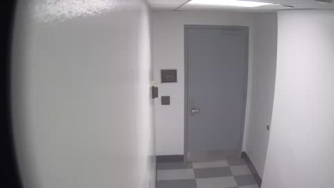 6141RHOBG1G101DStairwayLobbyEntry_2021-01-06_14h00min03s397ms.mp4