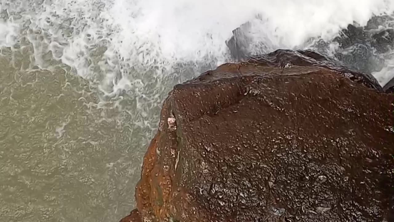 Bem perto da cascata