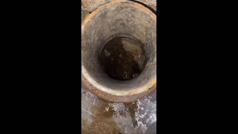 How They Replace Old and Cracked Pipes Underground