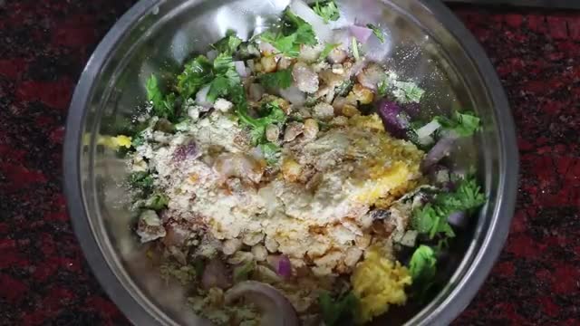 बारिश के मौसम में मकई केे पकौड़े का मज़ा लीजिये | Corn pakoda