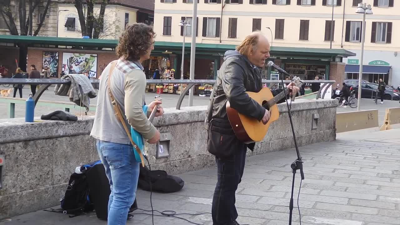 NIVO & OSPITE IN PIAZZA XXIV MAGGIO