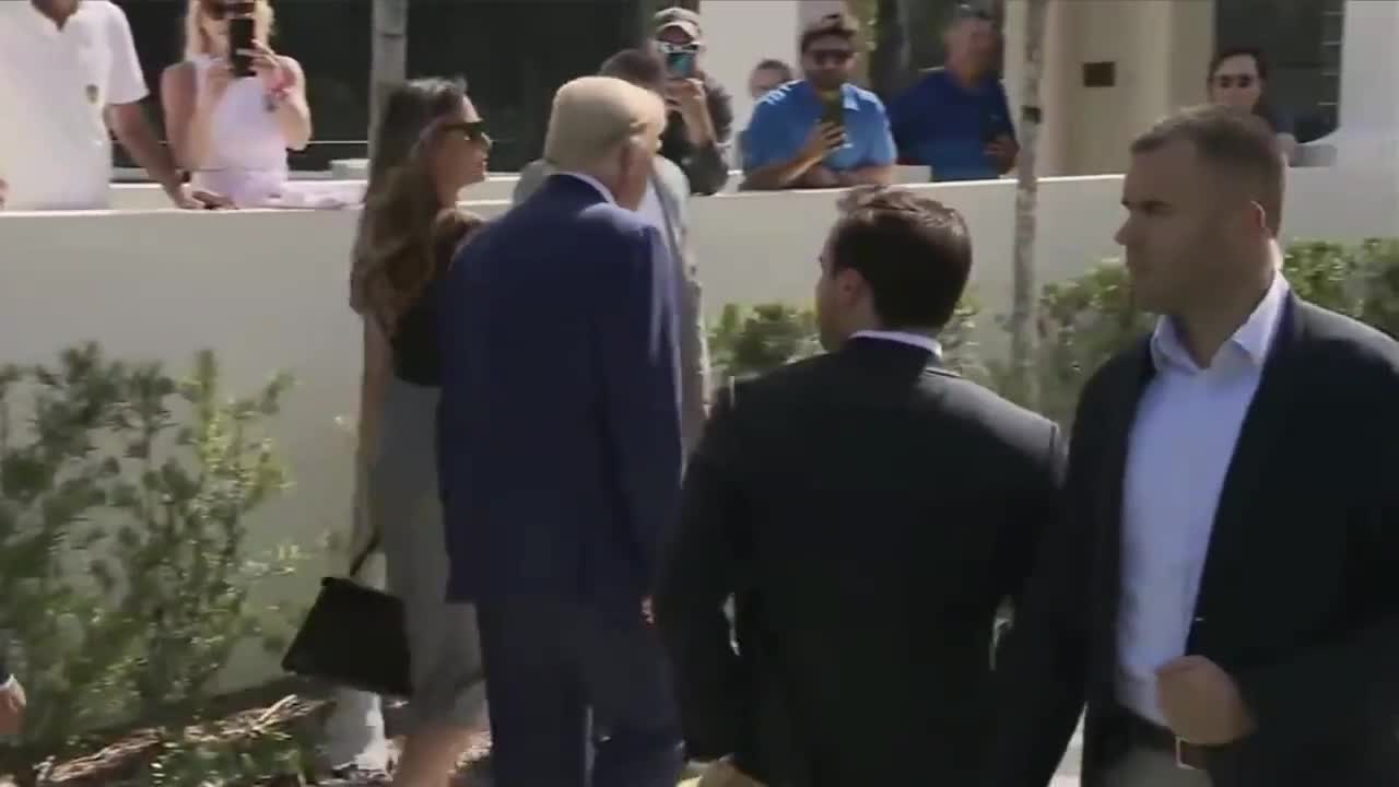 Trump Shows His Support For DeSantis