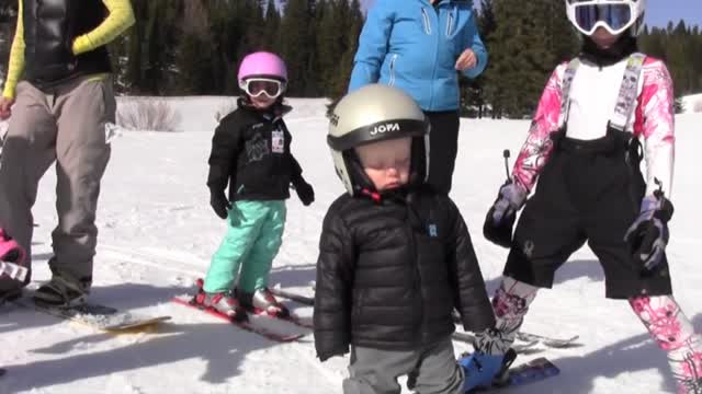 Toddler Falls Asleep While Snowboarding