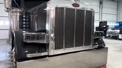 I think this truck is so handsome.