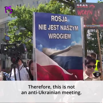 Dozens gathered in front of the Ukraine embassy in Warsaw