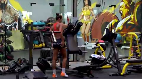 FAKE TRAINER PRANK with LARRY WHEELS | E to be a Beginner coah in Gym rumble
