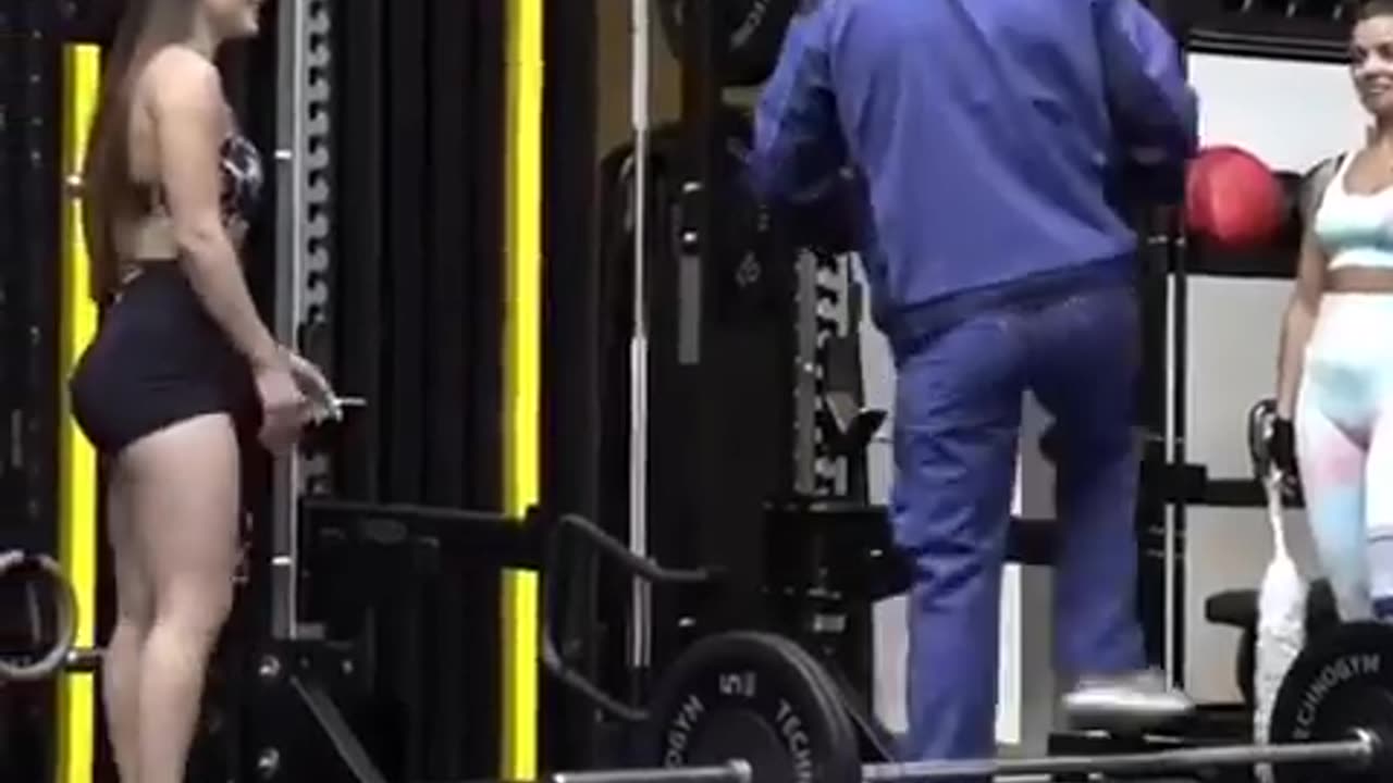 Pranking professional Gym players as a fake coach #anatoly