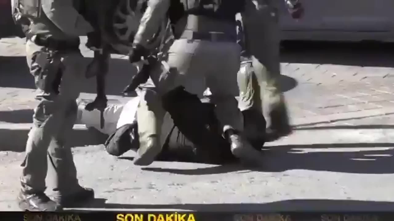 Isreal Palestine War Isreal solider bully and beat journalist