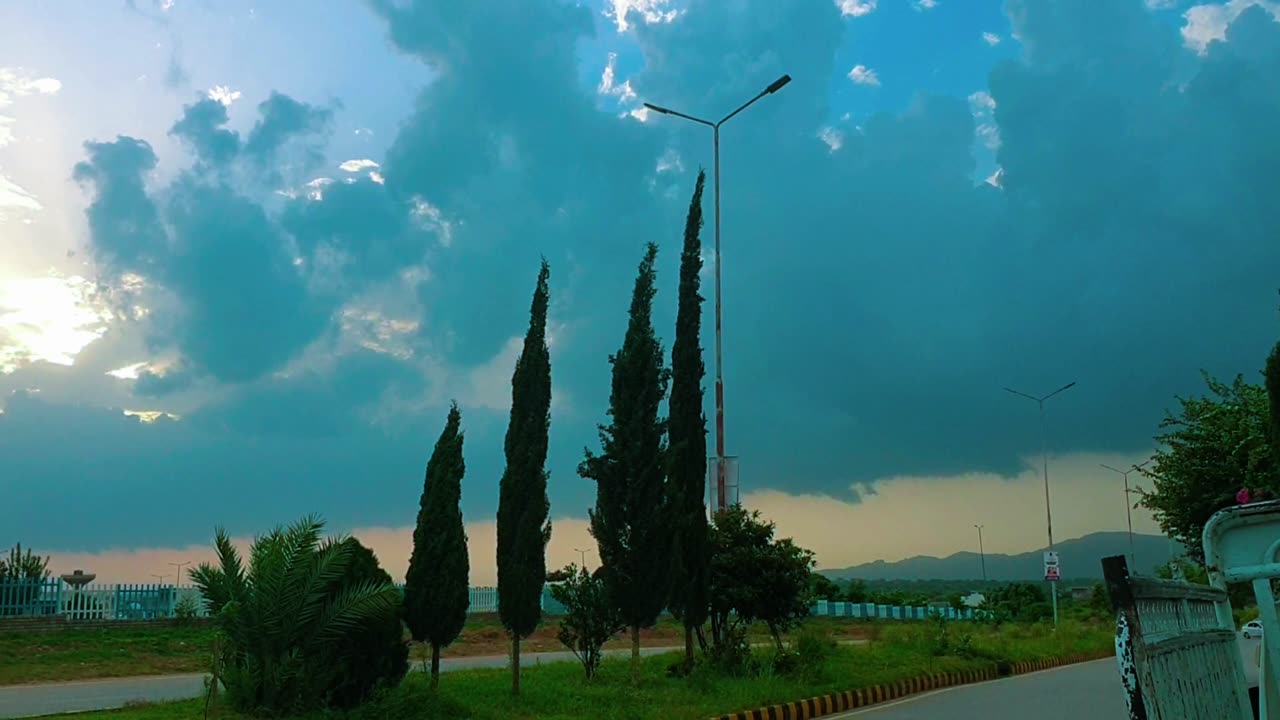⛈️