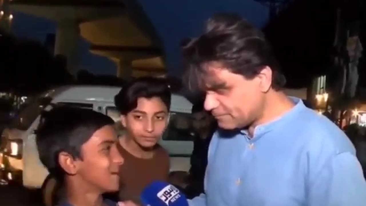 اینکر سے ہمت نہیں ہو رہی تھی کہ مزید سوالات کرتا، لڑکے نے بہت معصومیت سے احوال بیان کر دیے
