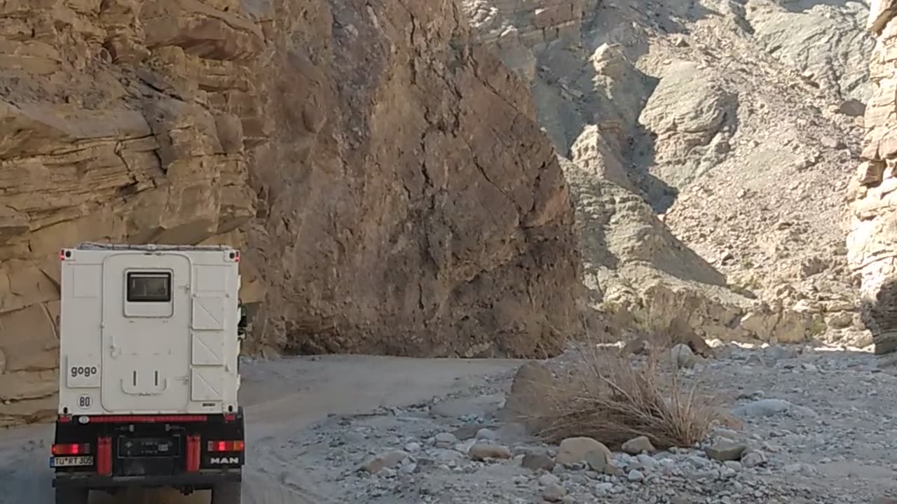 Following M-A-N overlander from Germany out of Fish Creek Wash