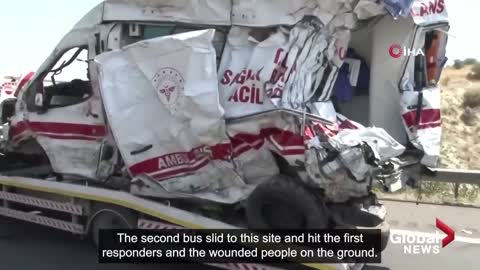 2 bus crashes in Turkey kill at least 31 people at sites of earlier car collisions