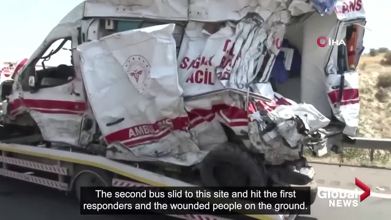 2 bus crashes in Turkey kill at least 31 people at sites of earlier car collisions