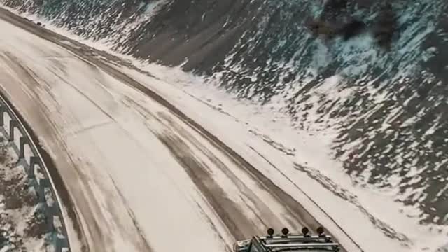 Camptour to snowy mountain - vertical videosong