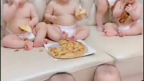 Cute baby Love to Eat Pizza 🍕 | Cute Smile 👶 | 😇🤤😊🍕