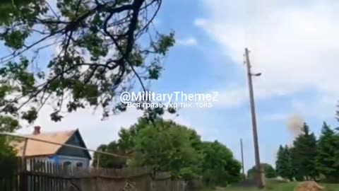 The soldiers of the Armed Forces of Ukraine rush to the ground