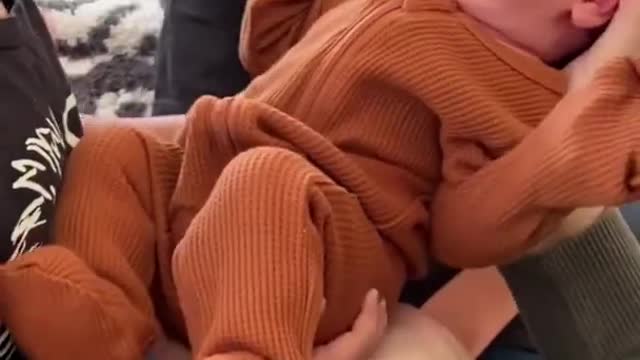 Big brother got emotional after seeing newborn little sister for the first time