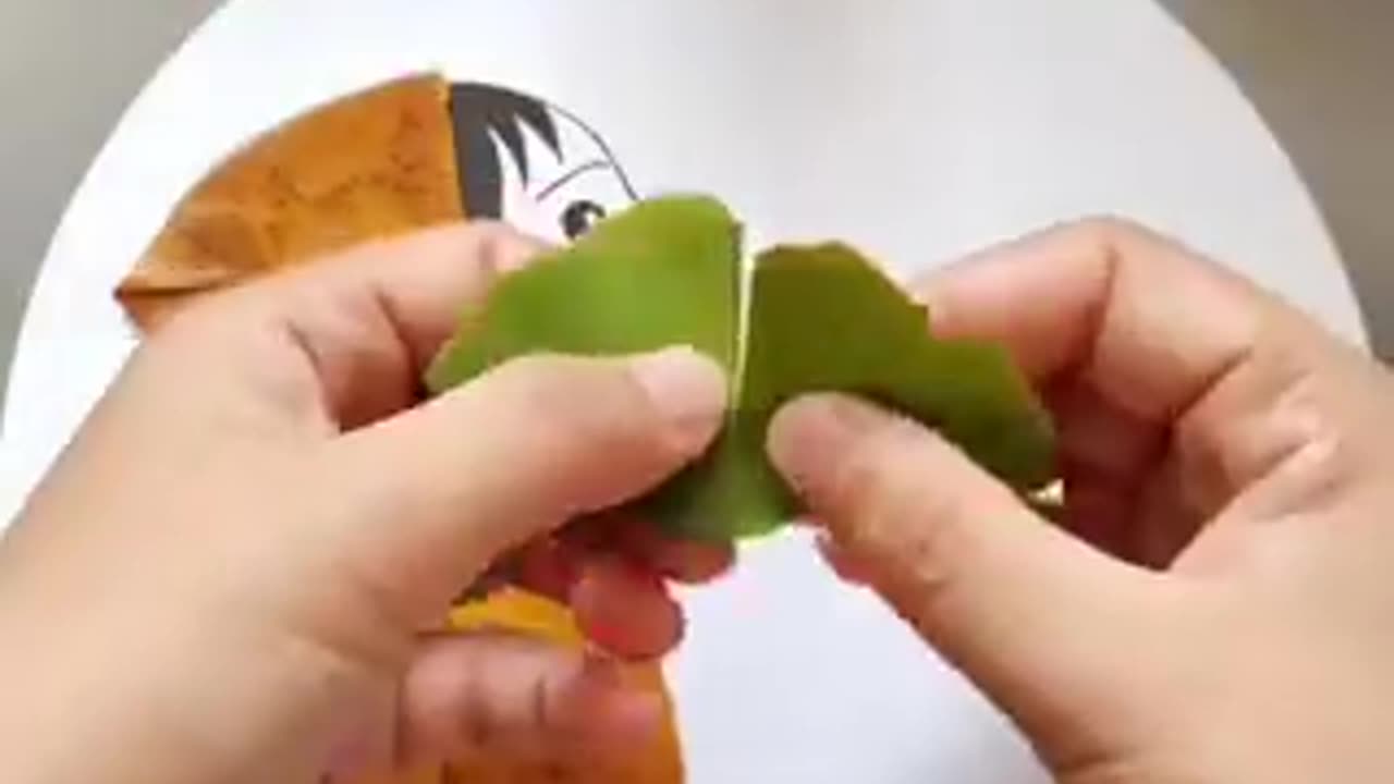 Explore your creativity with leaves