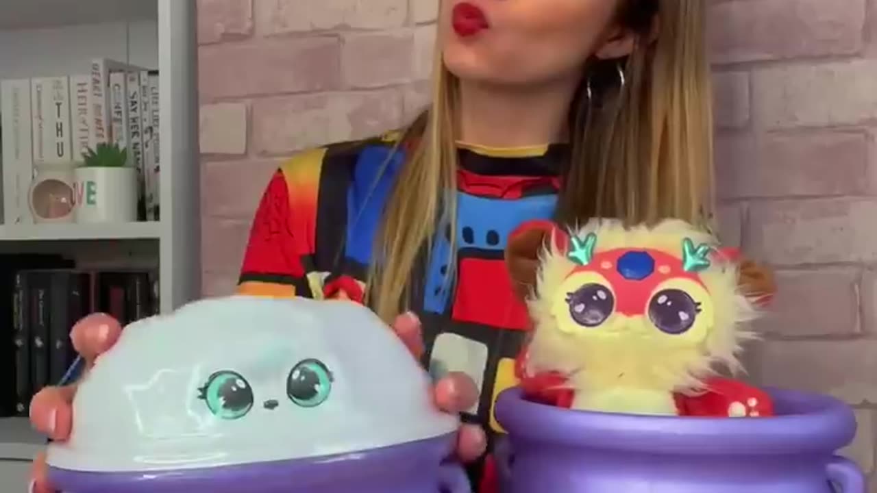 UNBOXING THE NEW *GIANT* MAGIC MIXIES COLOUR SURPRISE CAULDRON!!😱🪄🧙🏻‍♀️✨