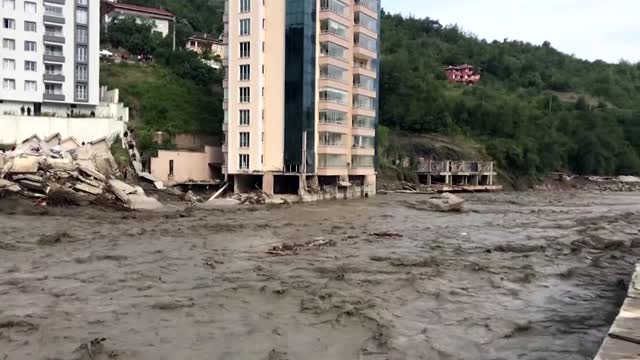 Death toll from Turkey's floods climbs to 31