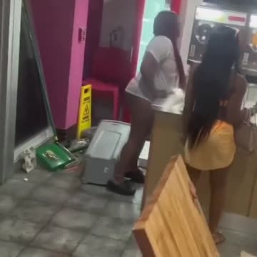 Miami Beach Spring Break 2023 party time